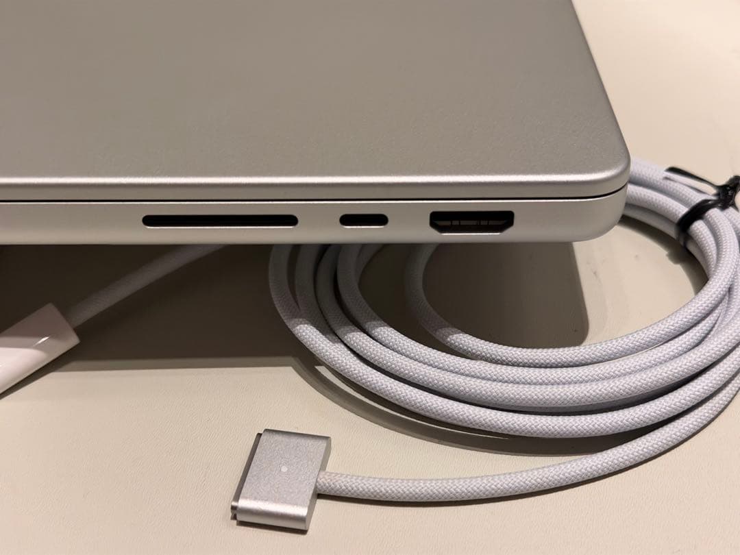 ほぼ新品Apple MacBook Pro 14 M4 Pro 48G JIS