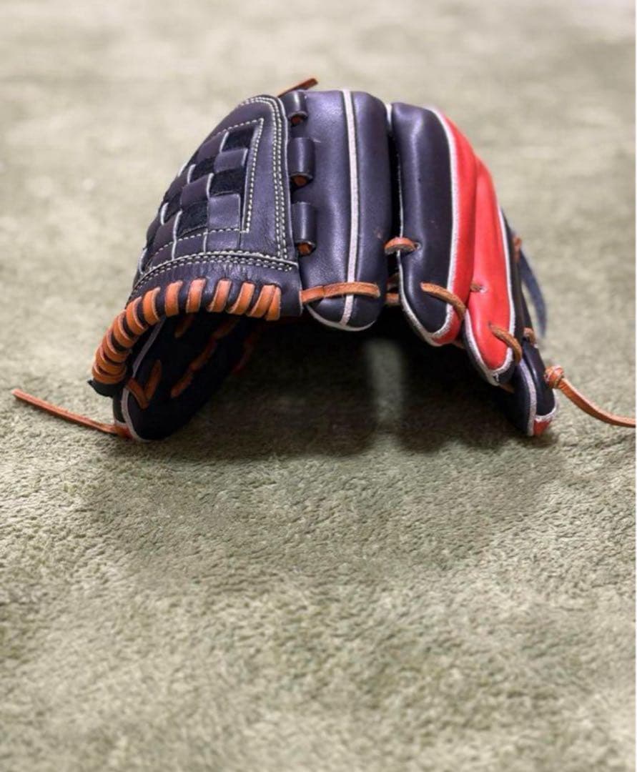 き*ら様 軟式用グローブ 黒と赤