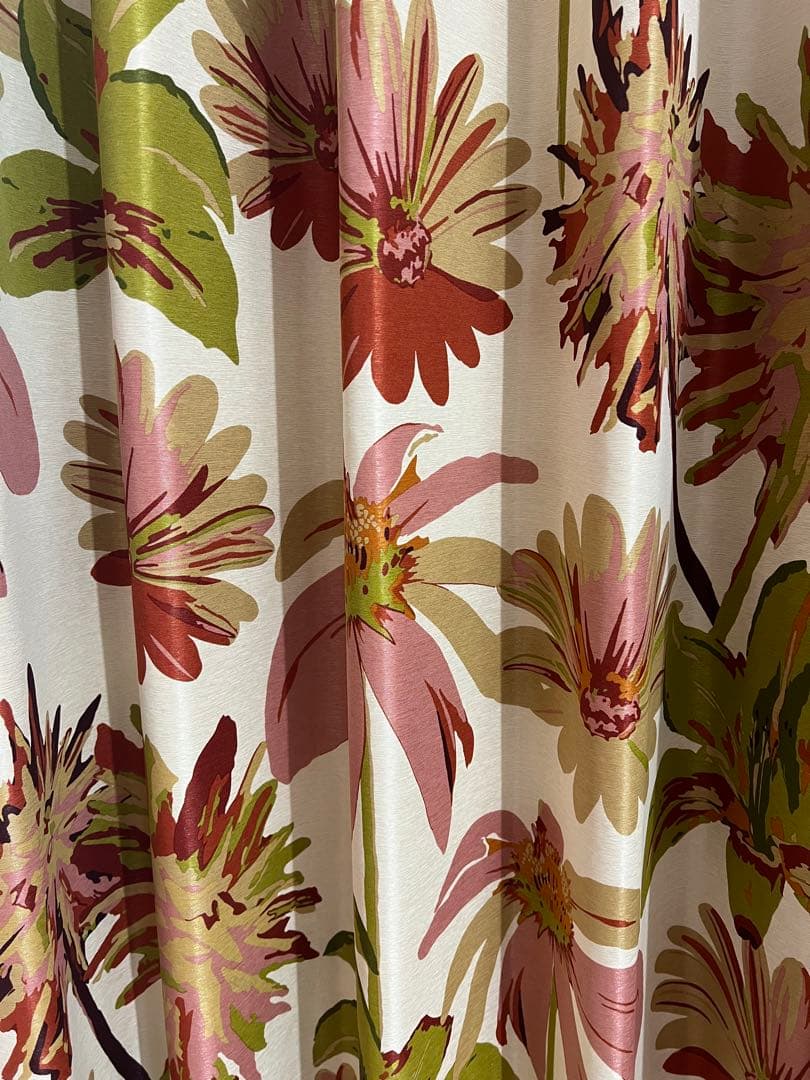 幅100×高さ178㎝　シビラ　カーテン 4枚入り　（2窓分）