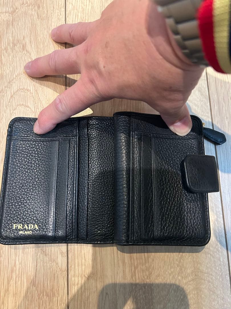 PRADA レディース 二つ折り 財布 正規品 使用感あり