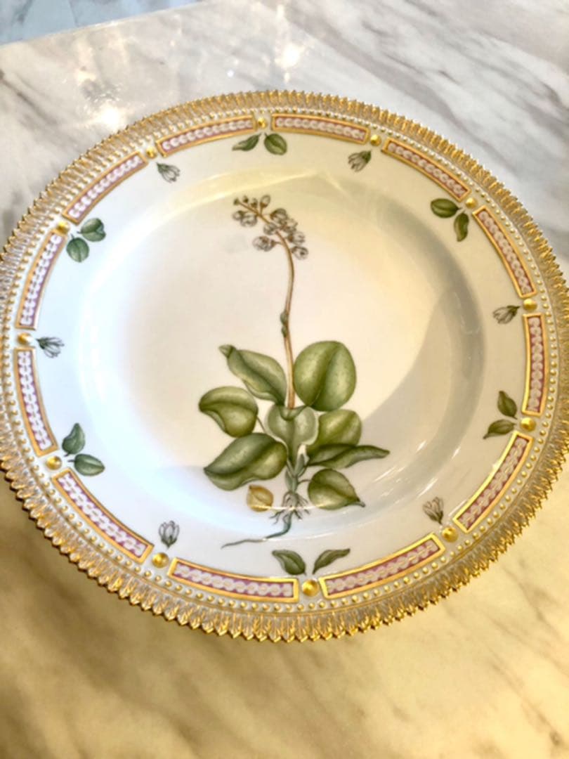 最終価格ロイヤルコペンハーゲンフローラダニカティナープレート