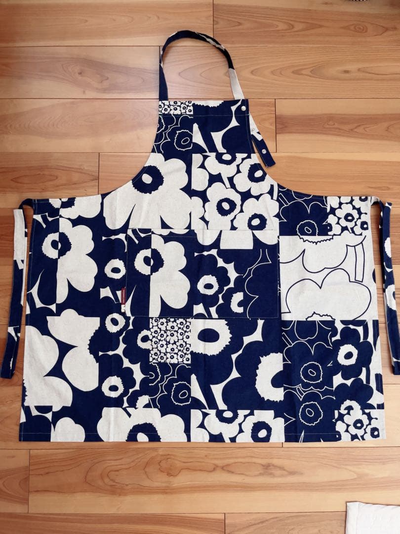 マリメッコ　ウニッコ60周年記念エプロン