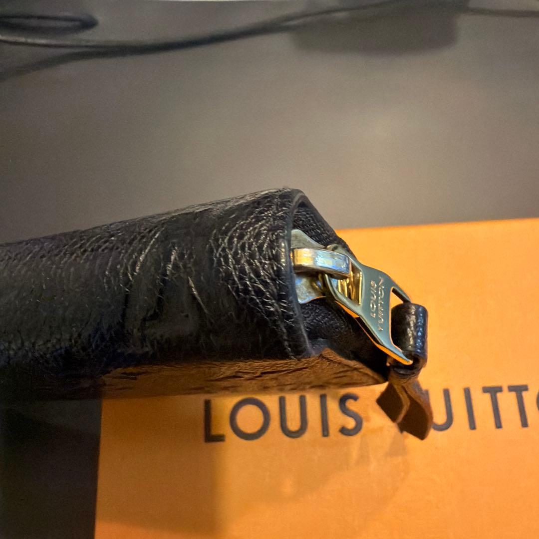 ルイヴィトン　財布　ジッピー・ウォレット