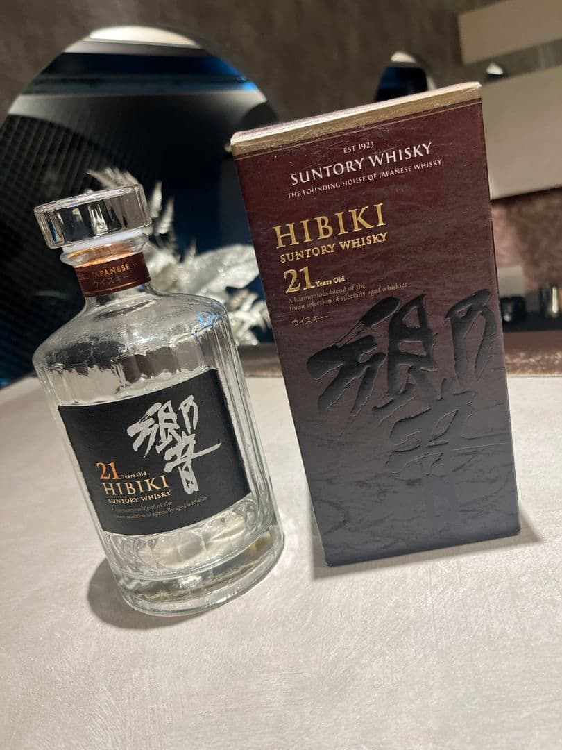 Hibiki 21年 ウイスキー 箱入り空ビン