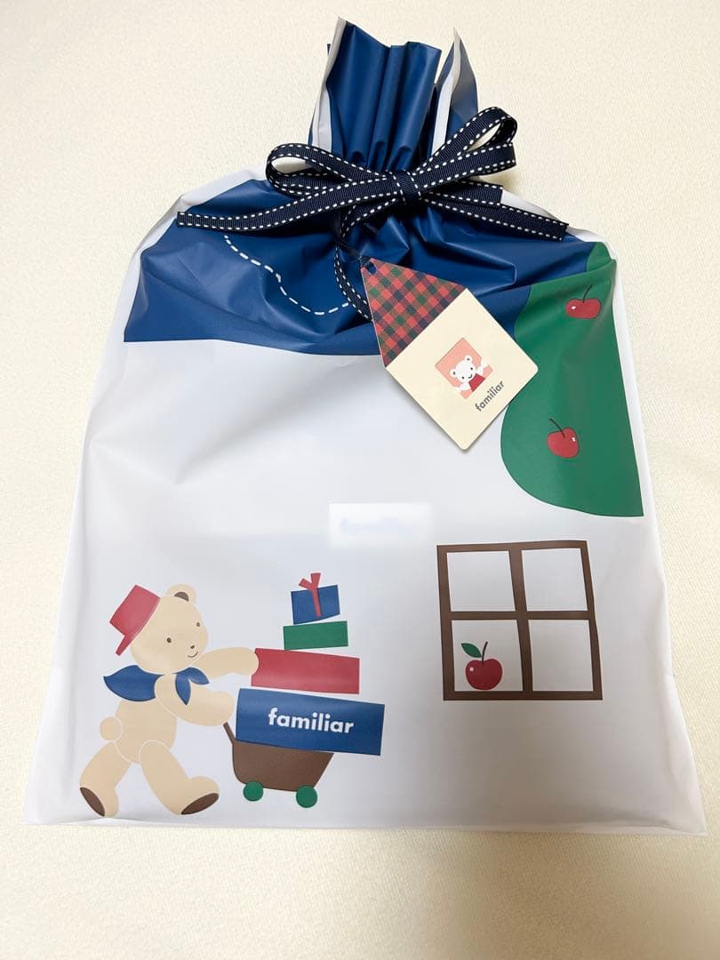 【新品・プレゼント包装】ファミリア　赤チェック　トートバッグ★チャーム付き