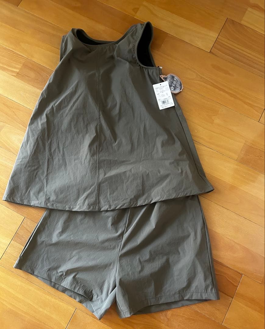 ブラックシャーク　タンキニ　無地　セットアップ　9M 【新品】