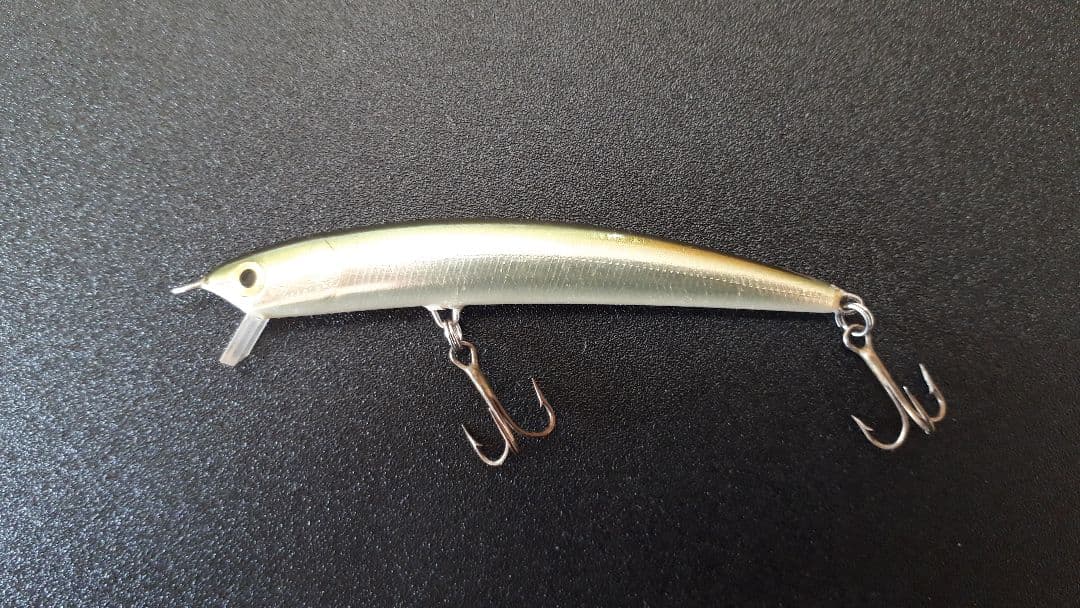 希少　ハンドメイドルアー　ミノー　健ルアー