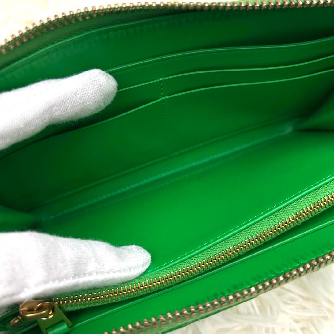 【美品】BOTTEGA VENETA イントレチャート ラウンドジップ 長財布