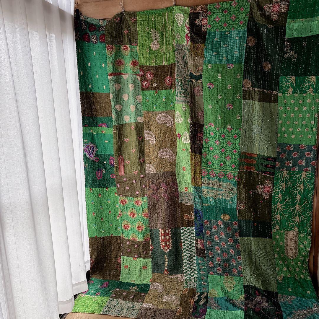 未使用❁エンブロイダリー　グリーン　パッチワークカンタキルトマルチカバーラグ