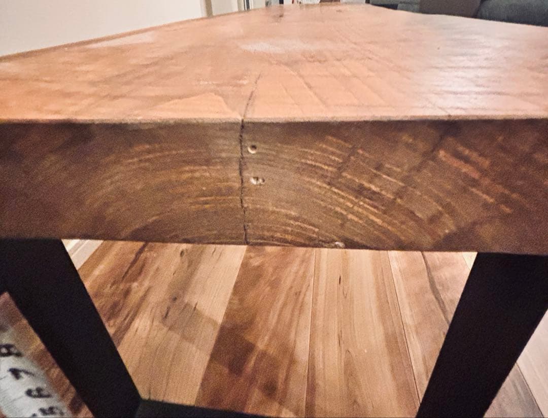 極厚　無垢材のナチュラルテーブル