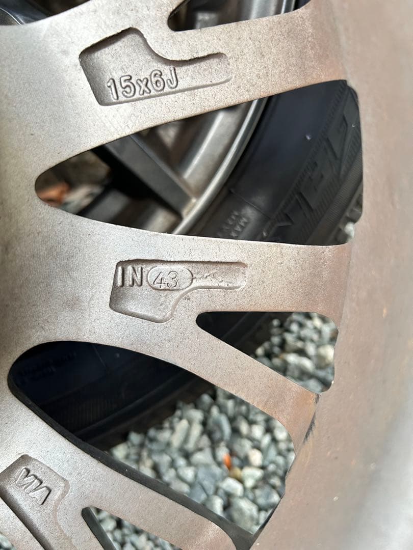 185/60R15 スタッドレス4本セット　シエンタ等に！2023年製造