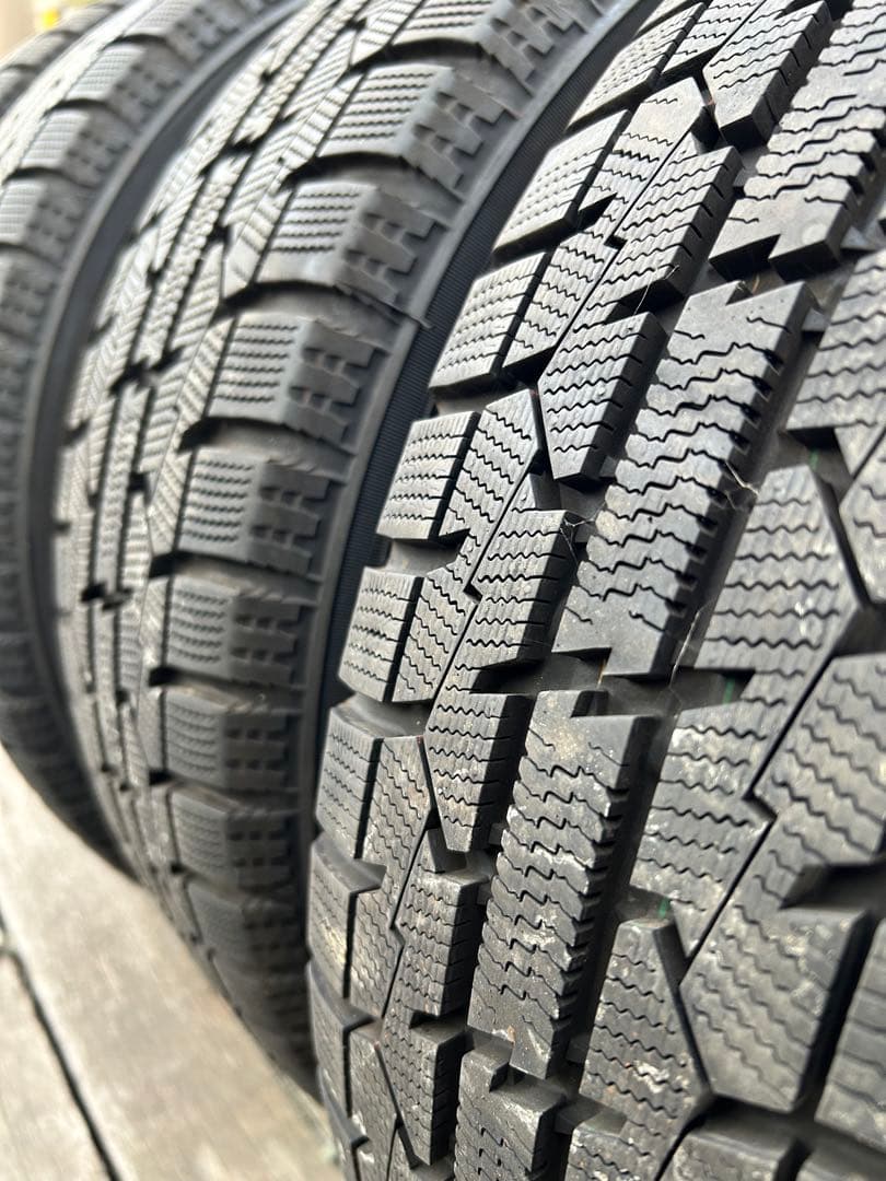 185/60R15 スタッドレス4本セット　シエンタ等に！2023年製造