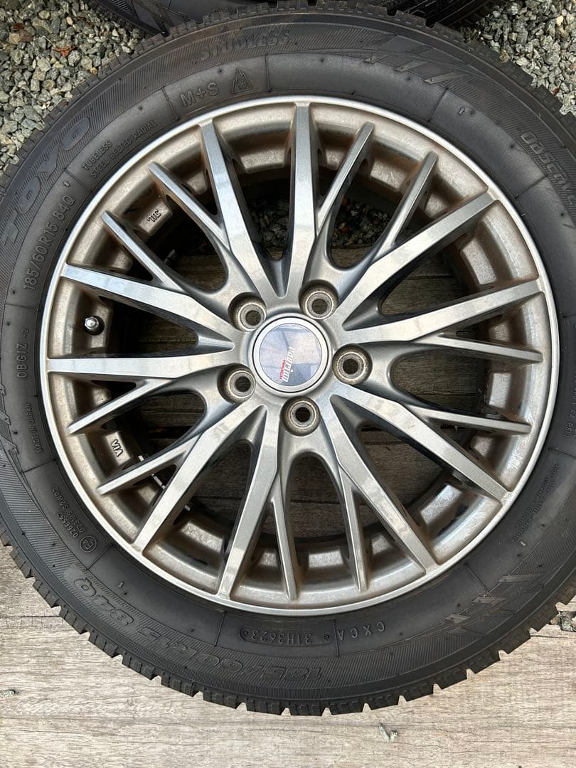 185/60R15 スタッドレス4本セット　シエンタ等に！2023年製造