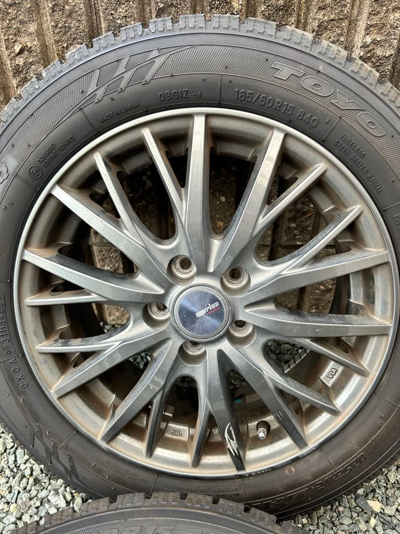 185/60R15 スタッドレス4本セット　シエンタ等に！2023年製造