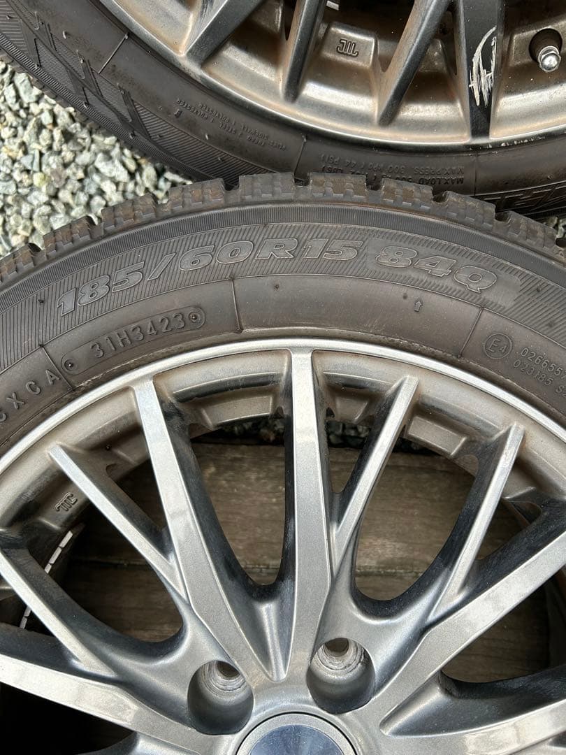185/60R15 スタッドレス4本セット　シエンタ等に！2023年製造