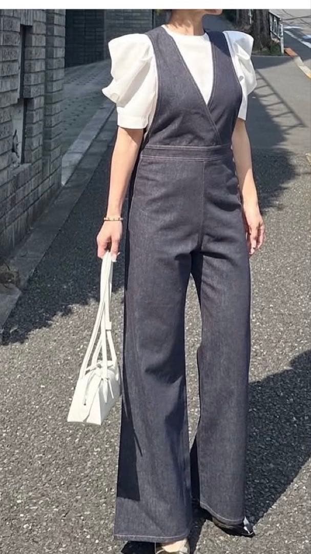 シーニュVネック フレアオールインワン サイズ1