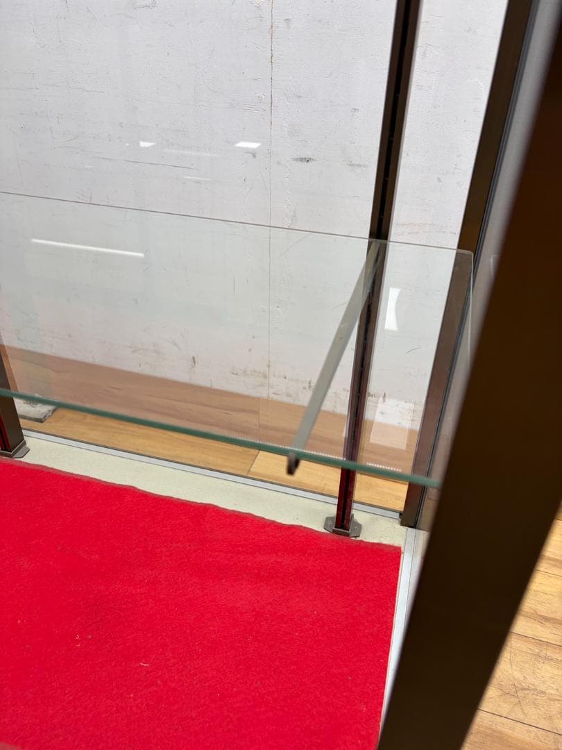 NISSIN　ガラスショーケース　キャスター付き　店舗用