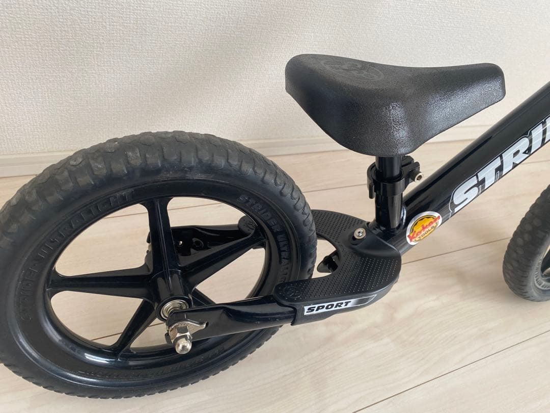 正規品　STRIDER バランスバイク ブラック　スポーツ