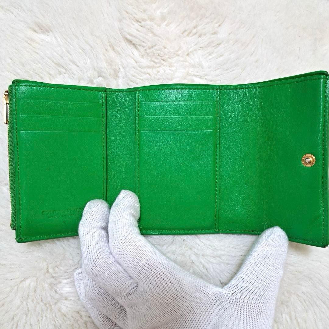 ✨人気色　RFID搭載✨　ボッテガ　三つ折り　カセット　レザー　パラキート