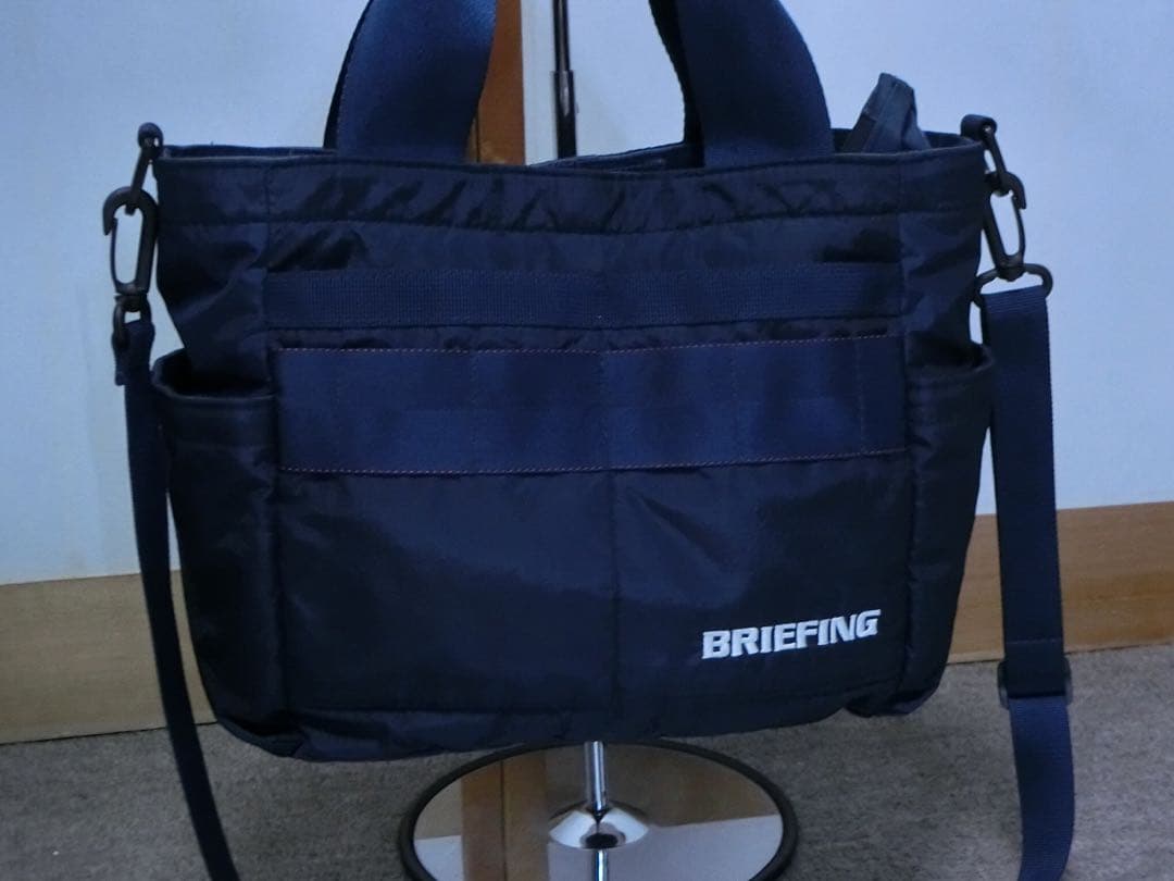 BRIEFING ブリーフィング　ネイビーのカートバッグ ラウンドバッグ