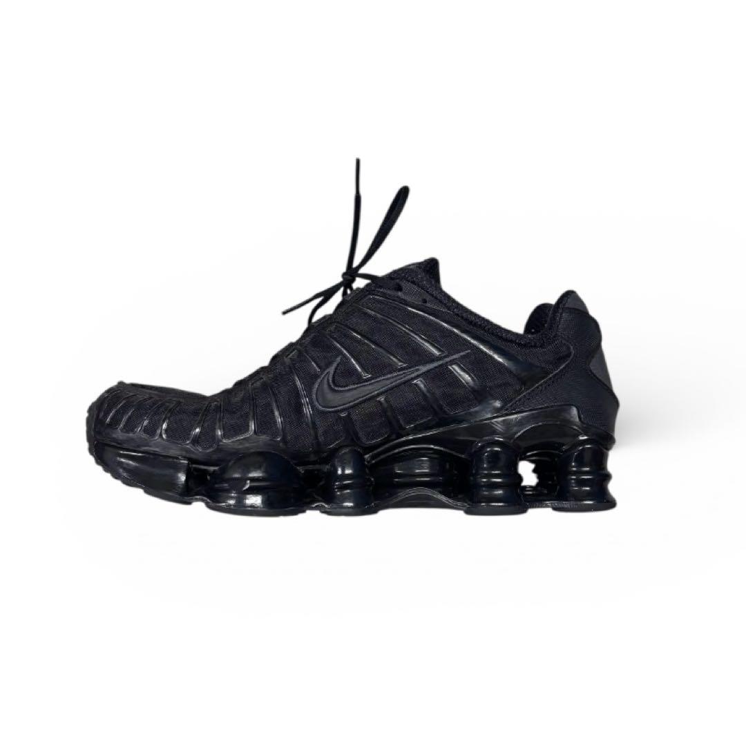 Nike Shox ブラックスニーカー