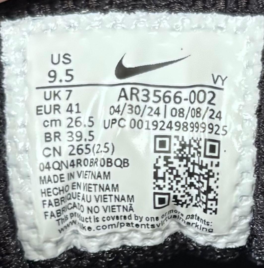 Nike Shox ブラックスニーカー