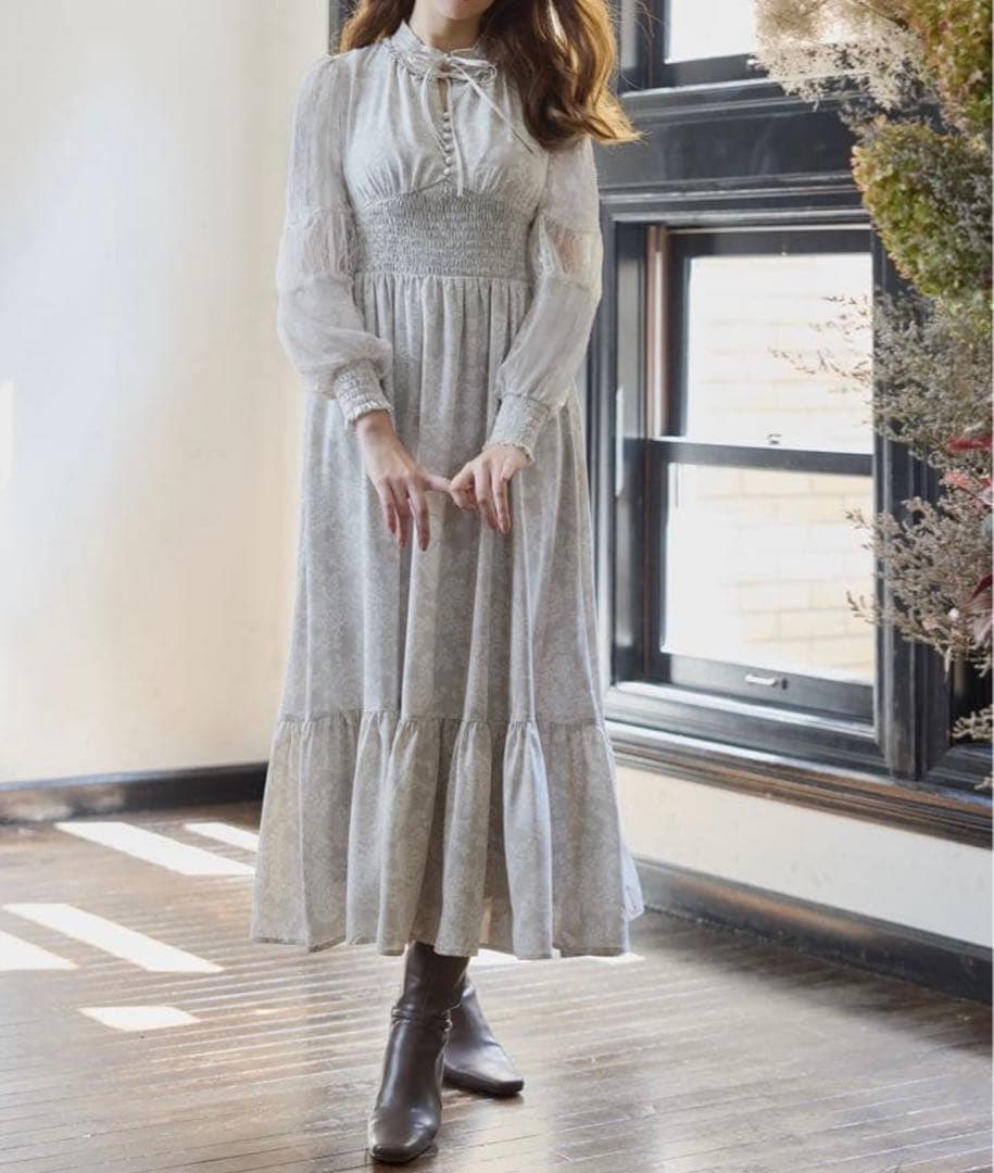 ワンピース Herlipto Winter Floral Long-sleeve Dress