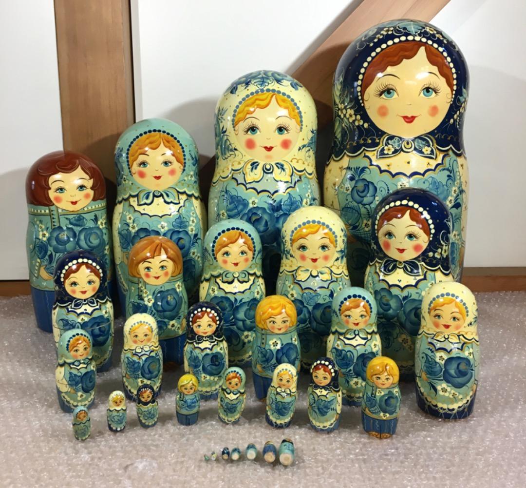 [美品] 希少 手描き青花柄 木製マトリョーシカ 表情違い30体揃い