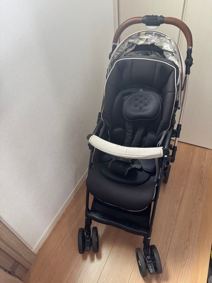 みさ　【美品】Aprica ラクーナビッテクッションラテベージュ