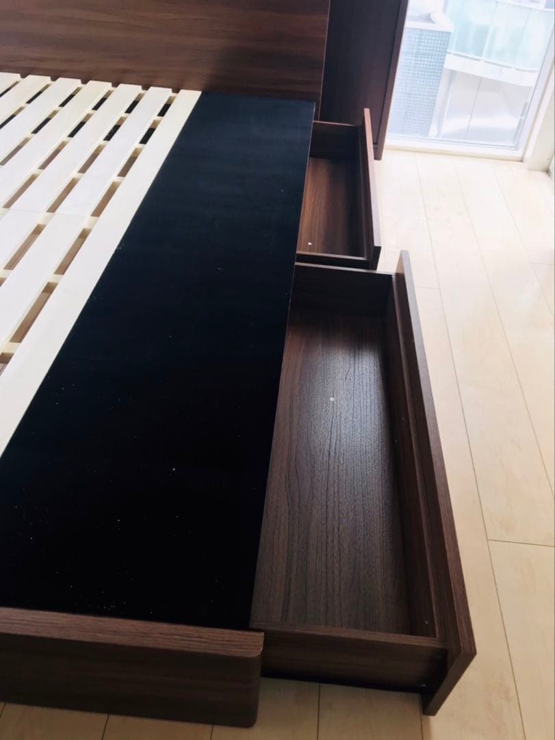 【関東圏配送設置無料】Iwanaga ベッドフレーム　ダブル　（コンセント付き）