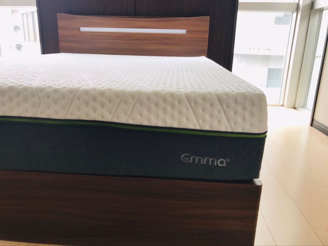 【関東圏配送設置無料】Iwanaga ベッドフレーム　ダブル　（コンセント付き）