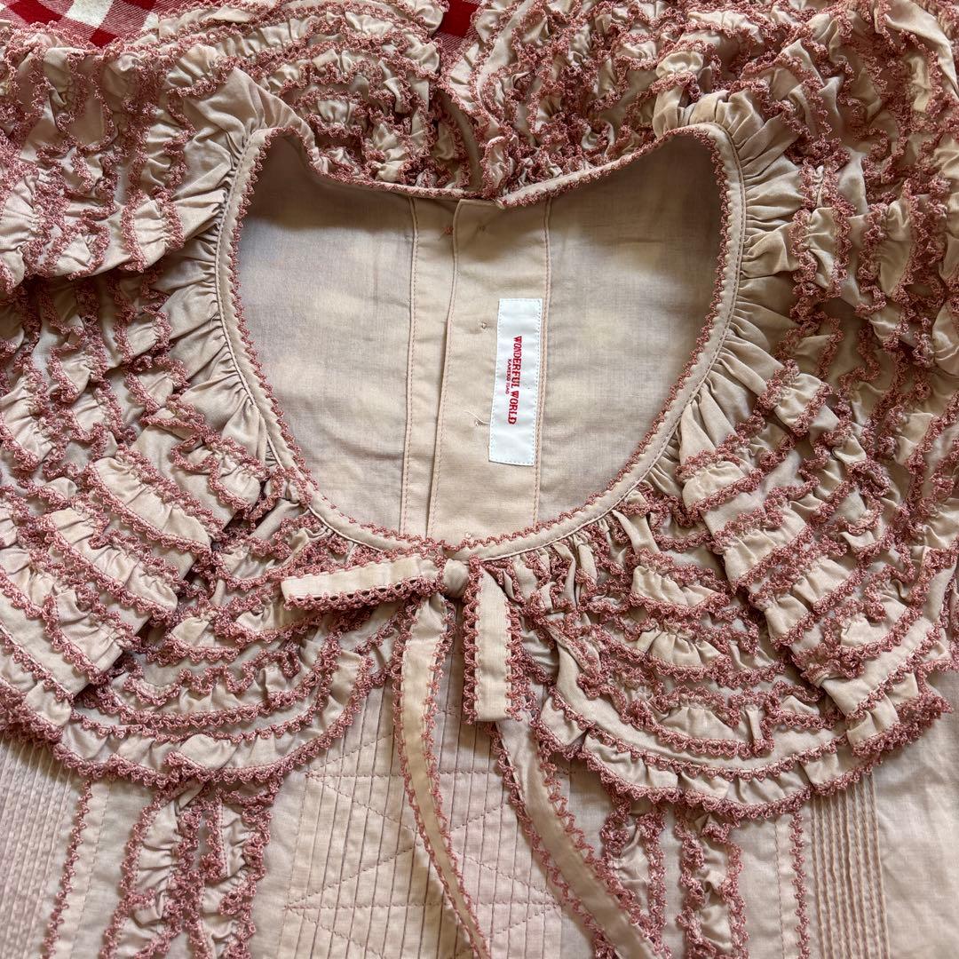 ワンダフルワールドのブラウス