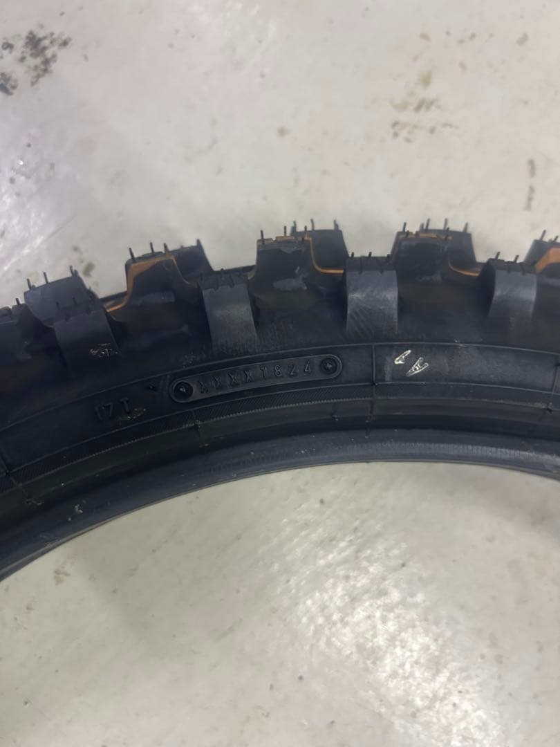 ダンロップ　モトクロスエンデューロタイヤ　MX33 前後セット