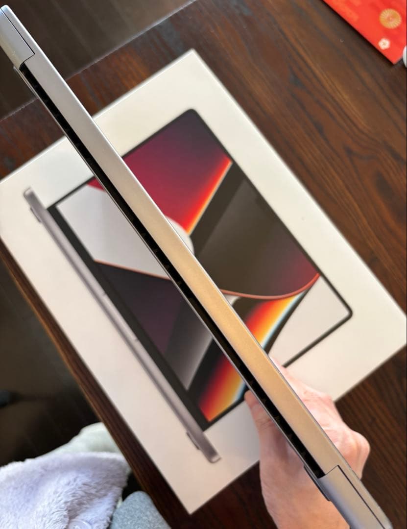 美品 Apple MacBook Pro M1 16GB 512GB 14in