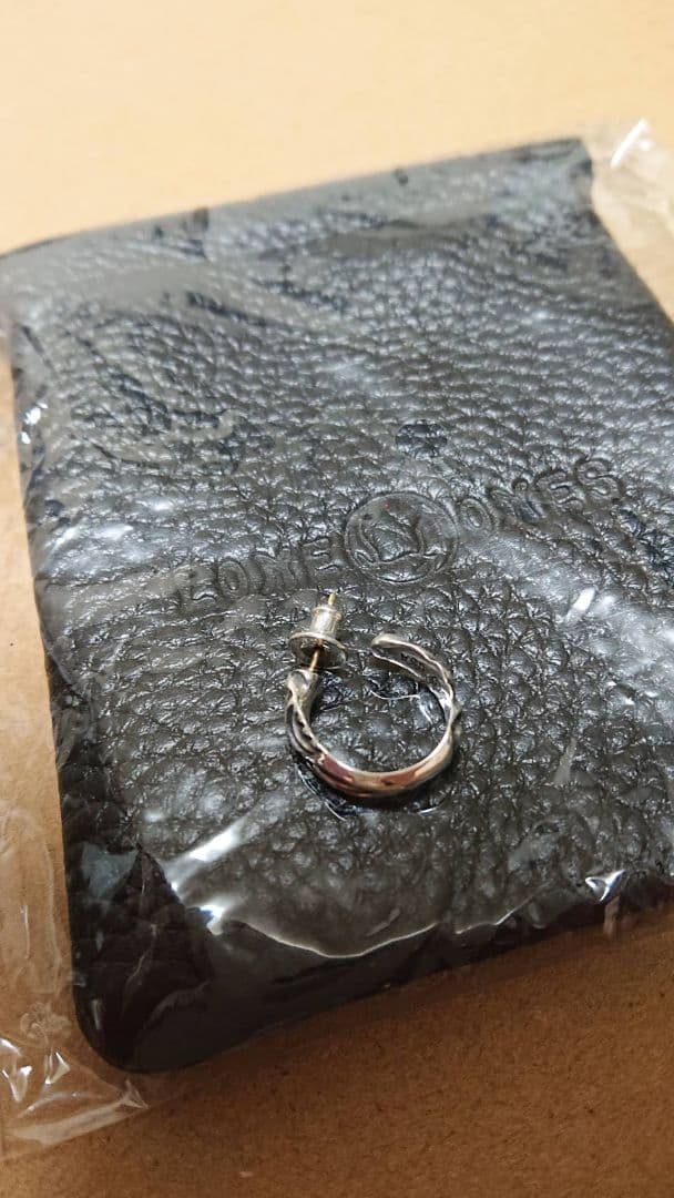 ロンワンズ ピアス 片耳