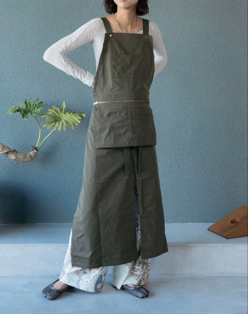 POCKETS エプロンkhaki (nylon chino)