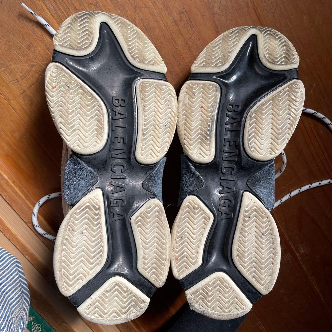 バレンシアガ　トリプルS バニラ42サイズ　27〜27.5㎝相当