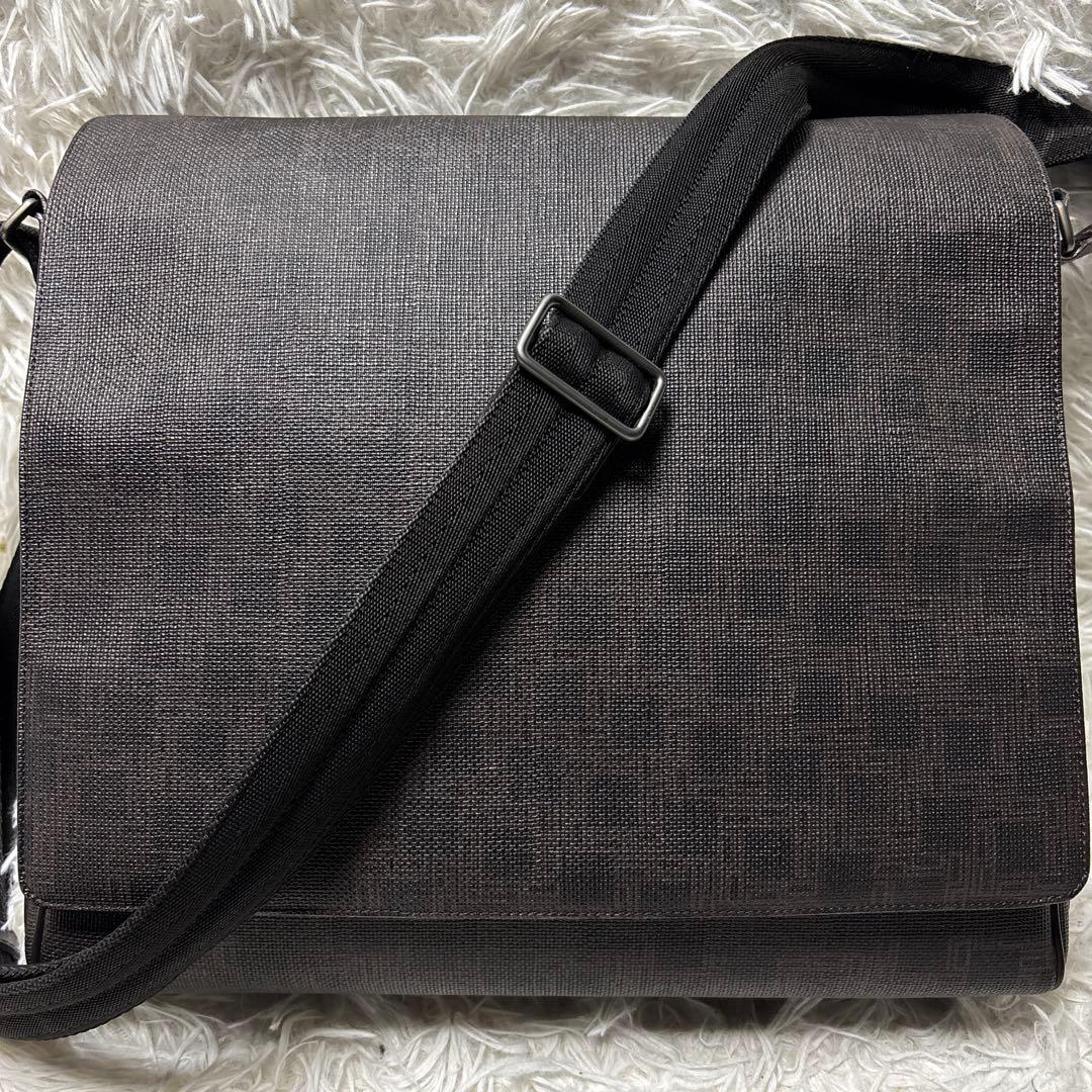 ◎極美品 dunhill ダンヒル ディーエイト メッセンジャーバッグ PVC