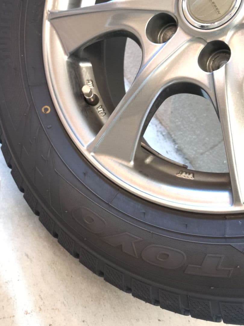 新品に近い TOYO 195/65R15 スタッドレスタイヤ ホイールセット4本