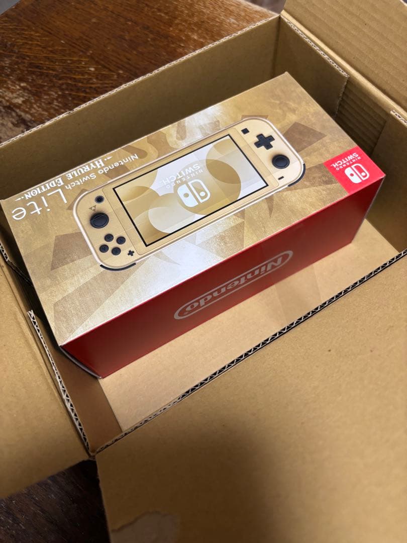 【未開封・新品】 ニンテンドースイッチ　ハイラルエディション　ゼルダデザイン