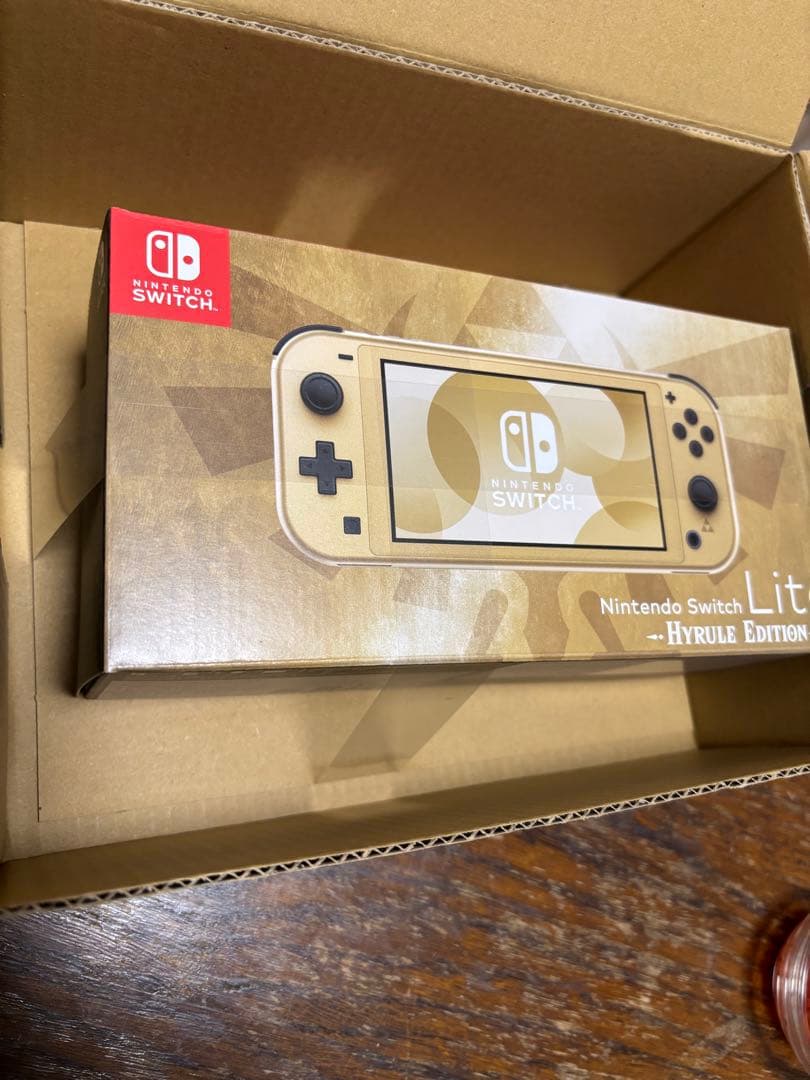 【未開封・新品】 ニンテンドースイッチ　ハイラルエディション　ゼルダデザイン