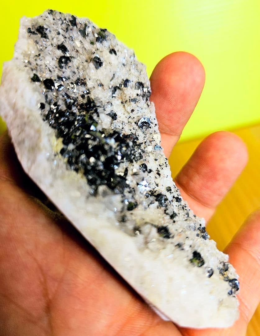 ネパール産 ヘマタイト水晶共生 原石