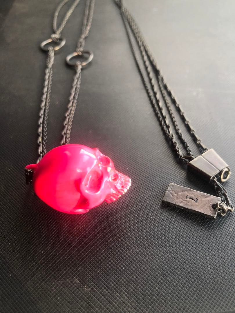 ユリウス：JULIUS 真鍮製スカル 4連チェーンロングネックレス