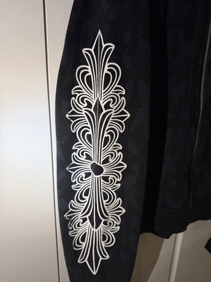 CHROME HEARTS セメタリークロスジップアップフーディー