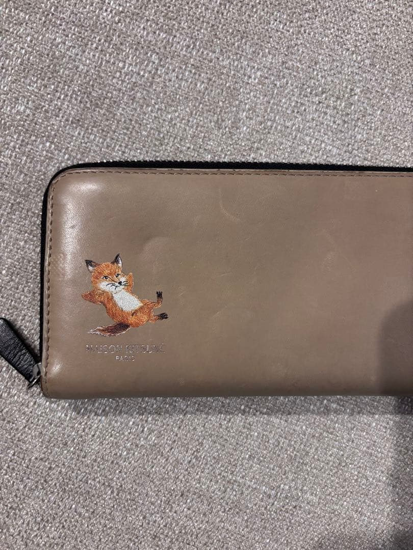 MAISON KITSUNE ベージュ 長財布