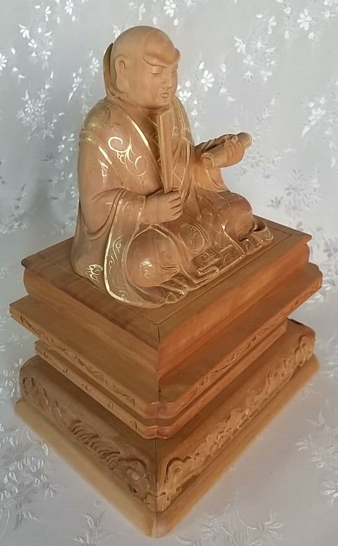 日蓮聖人坐像 2.5寸#080 金彩有り ◆白檀 木彫 仏像