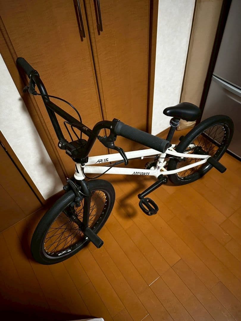 アーレスバイク AERIS BMX ホワイト(直接受け取りに来られる方限定)
