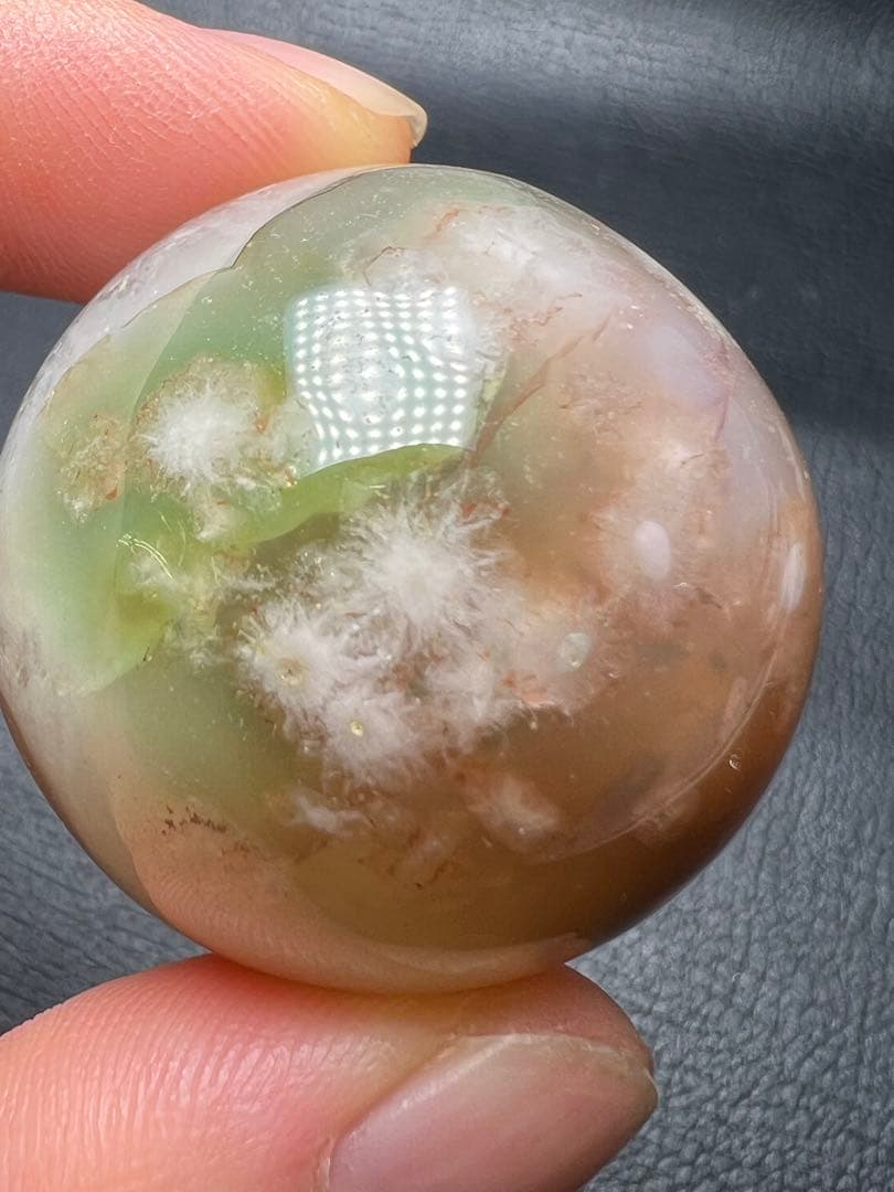 071820  32.6ミリ緑桜瑪瑙　貫通穴　結晶入り