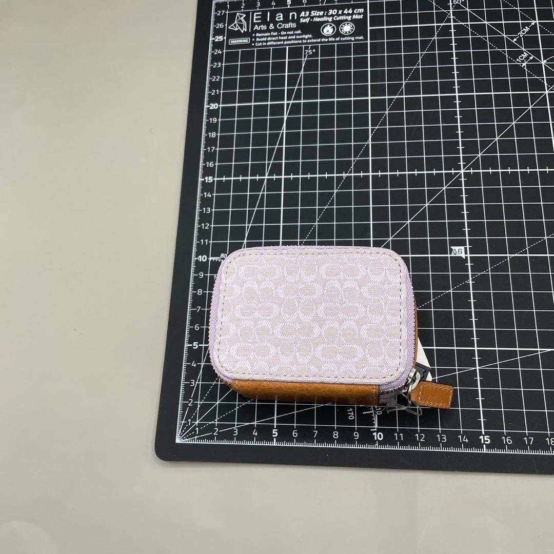 新品未使用✨️希少 コーチ ミニポーチ ピルケース 小物入れ シグネチャー 紫