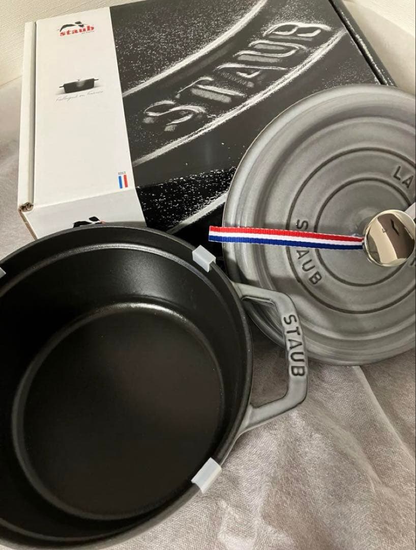 bancho 　STAUB ストウブ ココット 20cm グレー　未使用